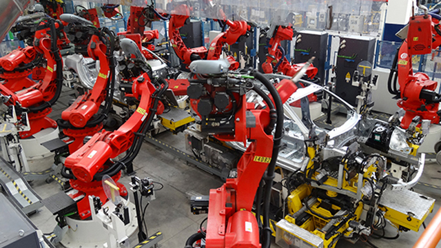 Компания Comau демонстрирует, как ее роботы собирают Maserati - 2